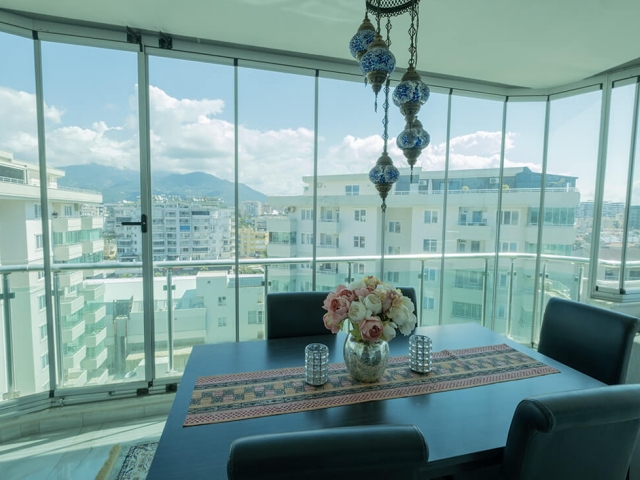 Luxury penthouse with magnificent sea views