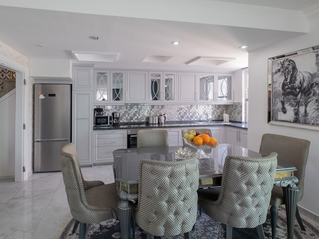 Luxury penthouse with magnificent sea views