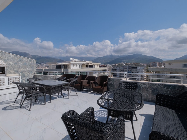 Luxury penthouse with magnificent sea views