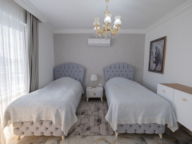 Luxury penthouse with magnificent sea views