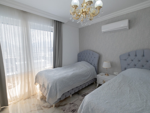 Luxury penthouse with magnificent sea views