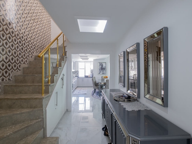 Luxury penthouse with magnificent sea views