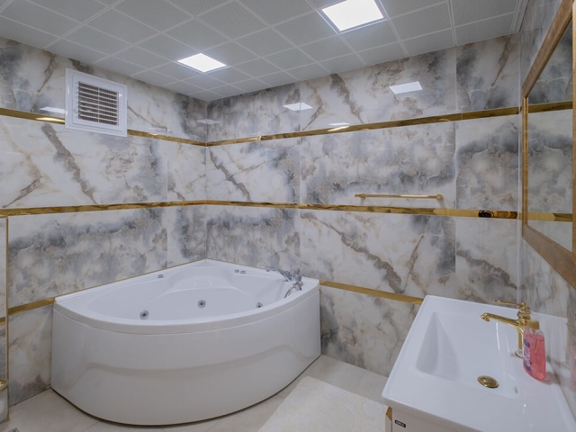 Luxury penthouse with magnificent sea views