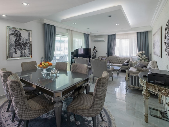 Luxury penthouse with magnificent sea views