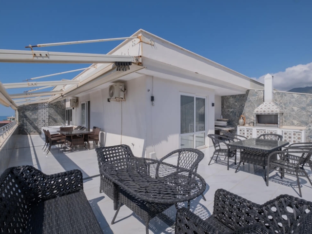 Luxury penthouse with magnificent sea views